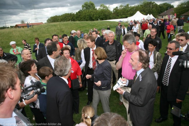©IMG_0406.jpg - Am Samstag, den 23.06.2007, hatte ich die Gelegenheit Frau Eva Luise Köhler, die Frau von unserem derzeitigen Bundespräsidenten Herrn Horst Köhler, bei der Einweihung von weiteren 9-Löcher des Golfplatzes Ludwigsburg, dem Golfclub Schloss Monrepos (GCM), zu fotografieren.