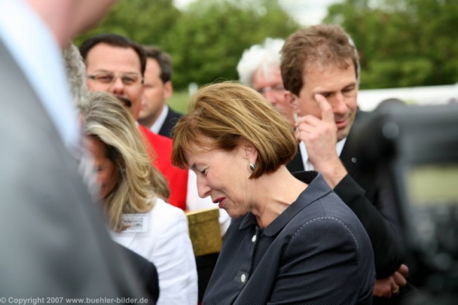 ©IMG_0412.jpg - Am Samstag, den 23.06.2007, hatte ich die Gelegenheit Frau Eva Luise Köhler, die Frau von unserem derzeitigen Bundespräsidenten Herrn Horst Köhler, bei der Einweihung von weiteren 9-Löcher des Golfplatzes Ludwigsburg, dem Golfclub Schloss Monrepos (GCM), zu fotografieren.