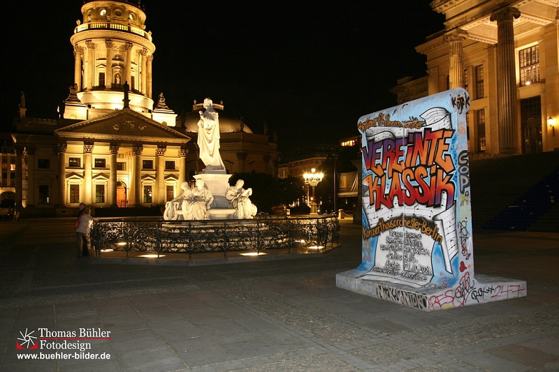 Berlin_Ost_Berlinermauer am Gendarmenmarkt bei Nacht_IMG_7724.jpg