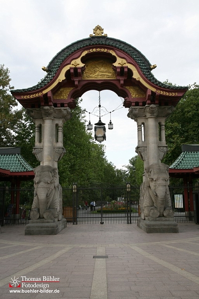 Berlin_West_Eingang in den Zoologischen Garten_Tiergarten_IMG_8765.jpg