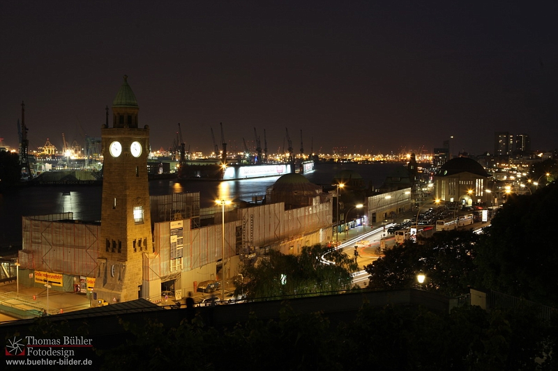 Hamburg Landungsbrücken bei Nacht IMG_3643.jpg